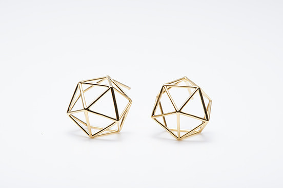 20. EARRINGS L K18 YG